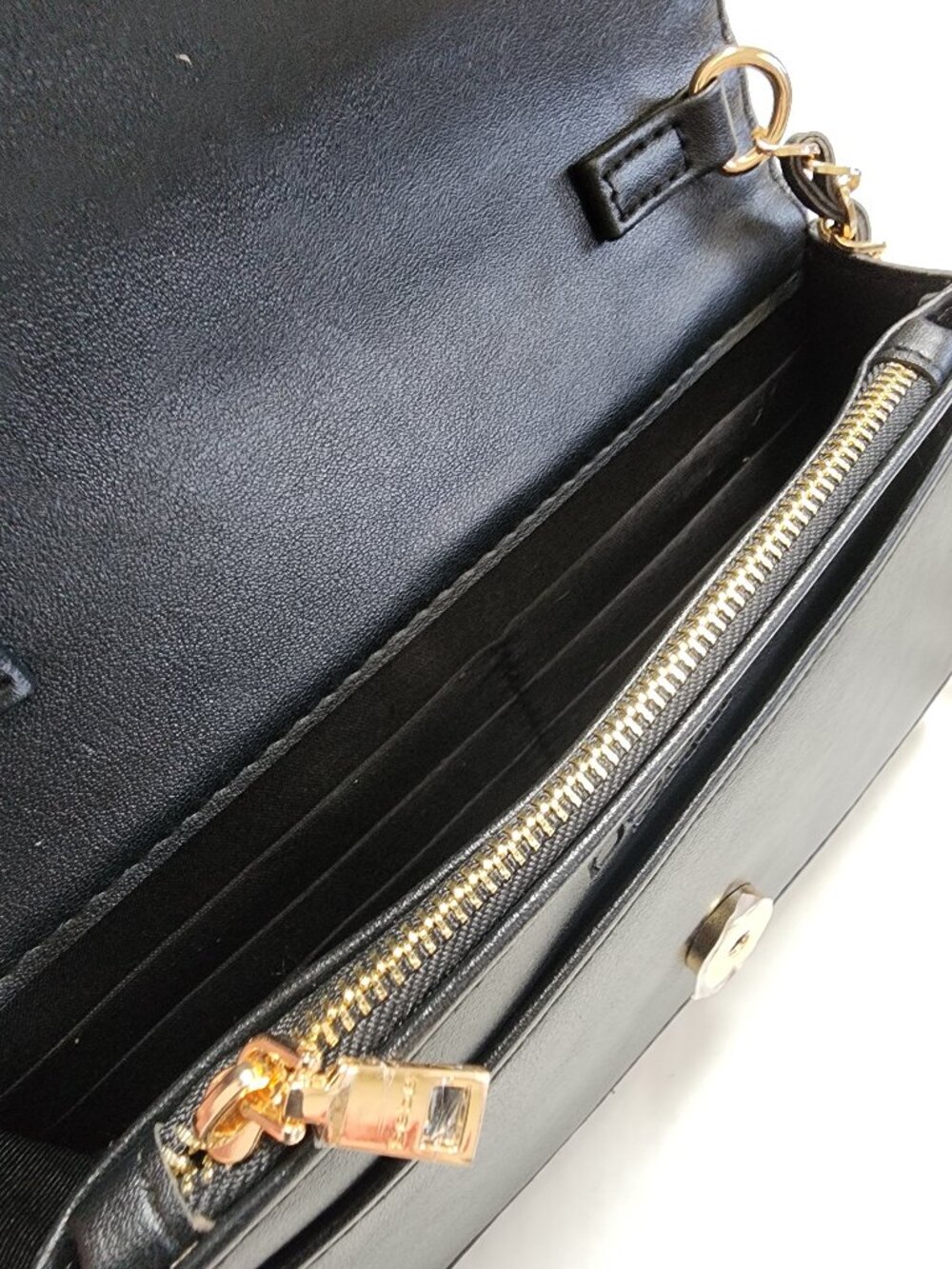 NWT Bebe Sophia Black Chevron Quilted Crossbody Bag - Picture 6 of 8